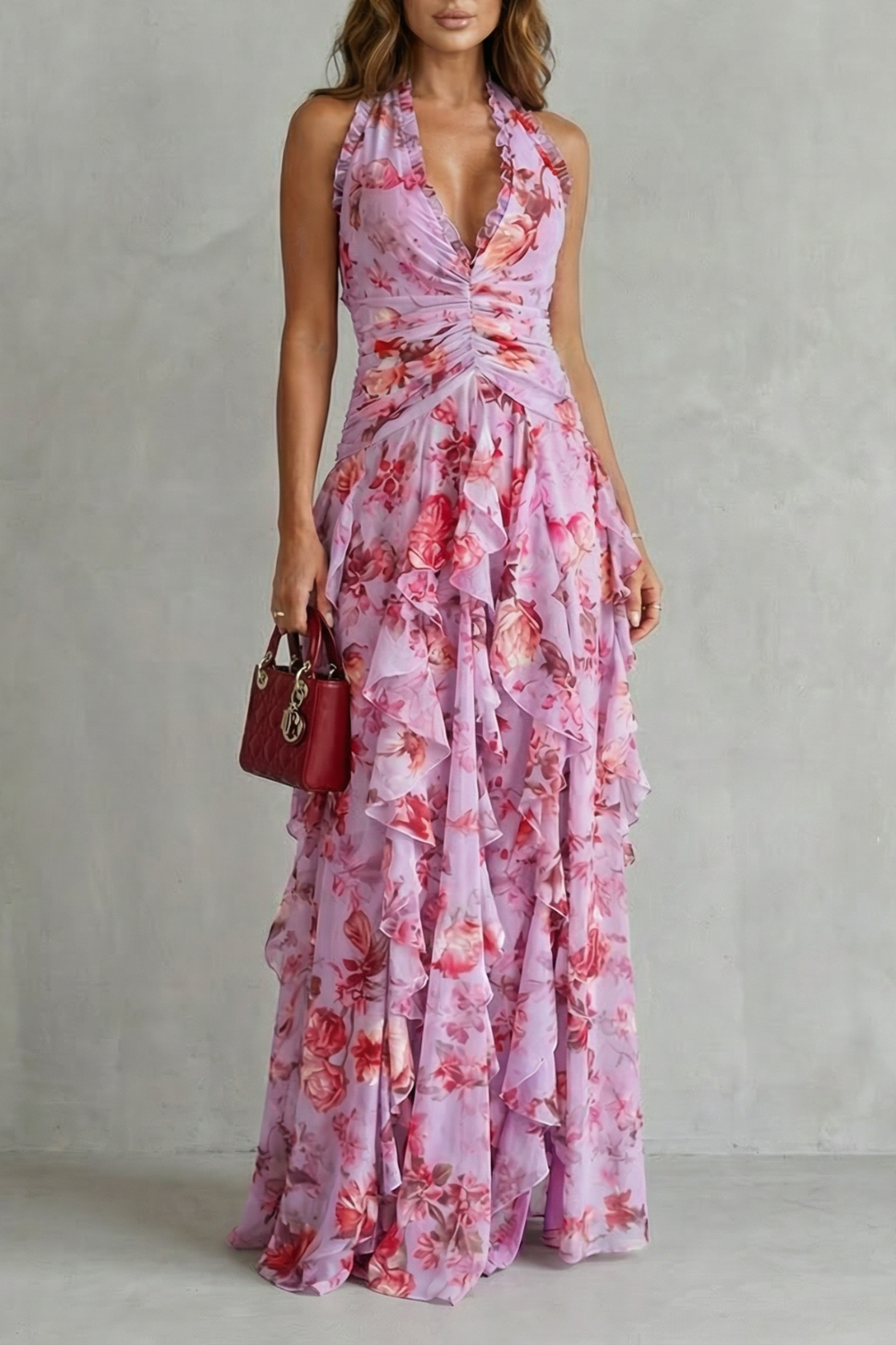 Jesusa | Vestido Largo Romántico con Cascada de Rosas y Cuello Halter