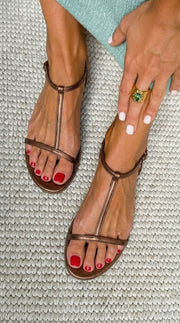 Fernanda Isabel | Sandalias Doradas de Primavera