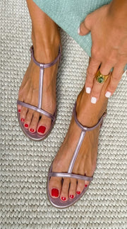 Fernanda Isabel | Sandalias Doradas de Primavera