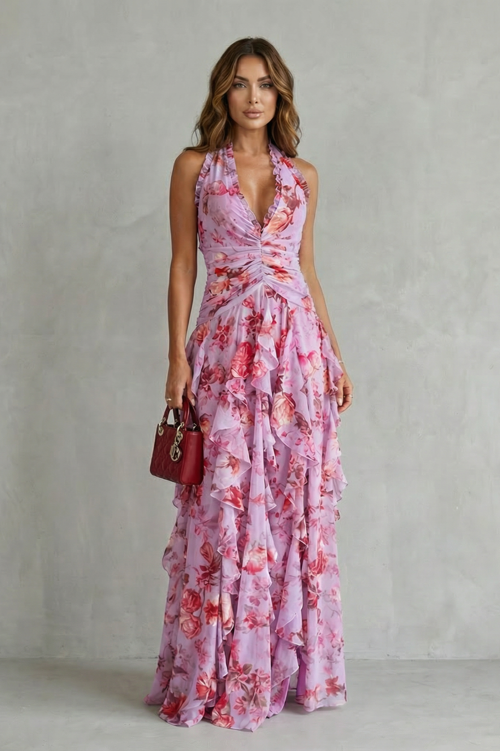 Jesusa | Vestido Largo Romántico con Cascada de Rosas y Cuello Halter