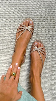 Domitiliana | Sandalias Doradas Elegancia de Verano