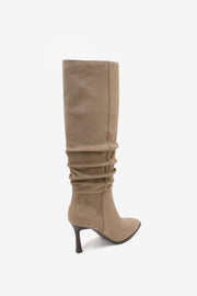Ariana | Botas plisadas con tacón topo