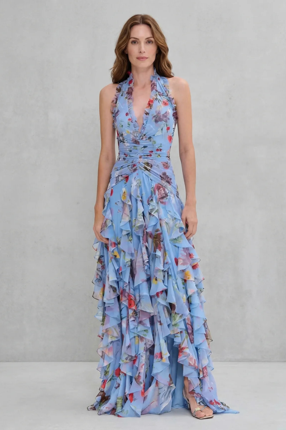 Jesusa | Vestido Largo Romántico con Cascada de Rosas y Cuello Halter