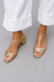Genara | Sandalias Doradas Elegancia Diaria