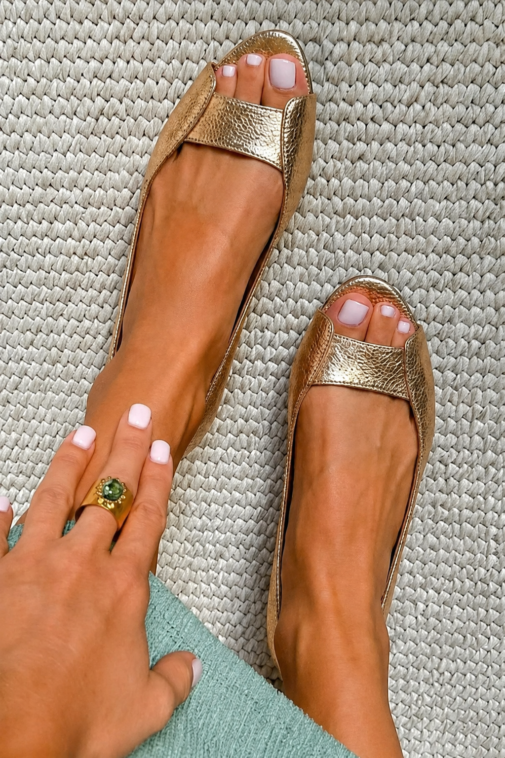 Crescencia | Sandalias Doradas Chic y Cómodas