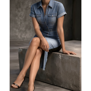 Malinaltepec™ Vestido Midi de Mezclilla Entallado con Rayas Laterales