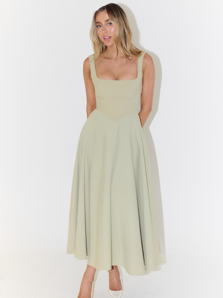 Lucila™ Vestido Midi Elegante con Escote Cuadrado Fluido