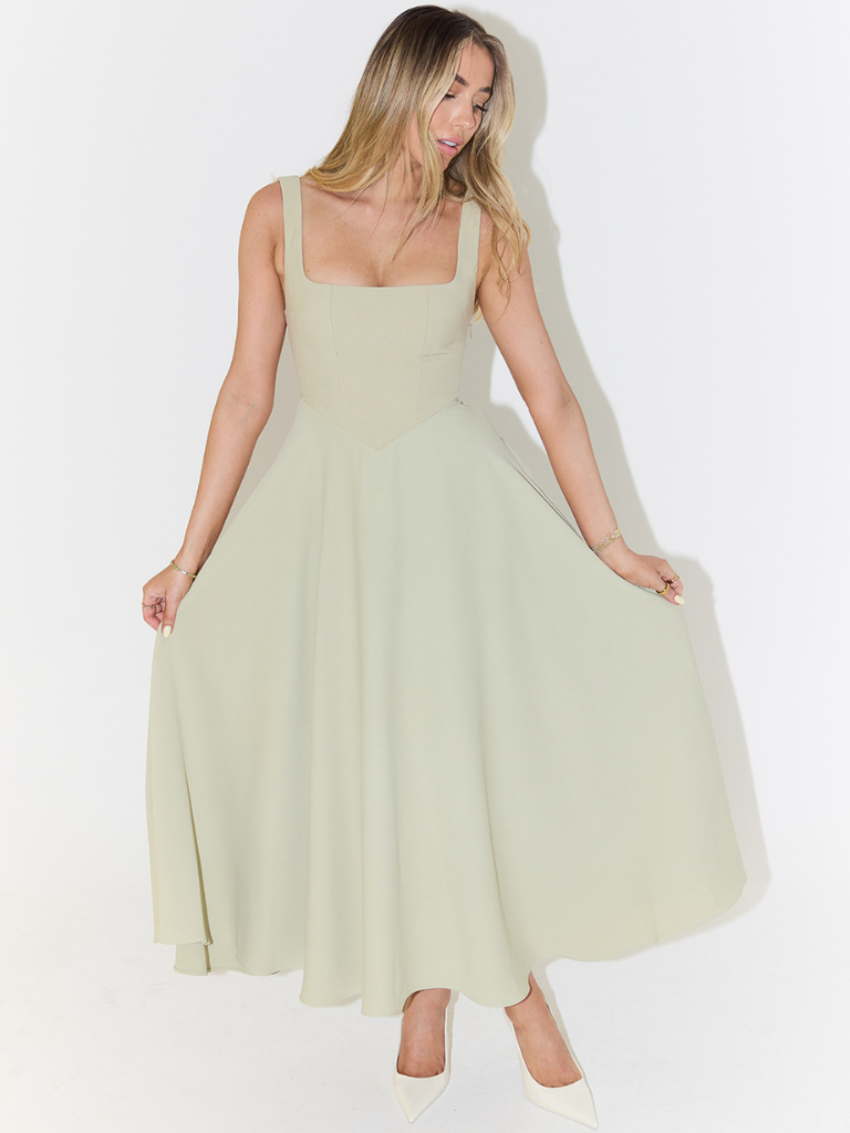 Lucila™ Vestido Midi Elegante con Escote Cuadrado Fluido