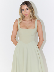 Lucila™ Vestido Midi Elegante con Escote Cuadrado Fluido
