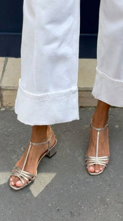Genara | Sandalias Doradas Elegancia Diaria