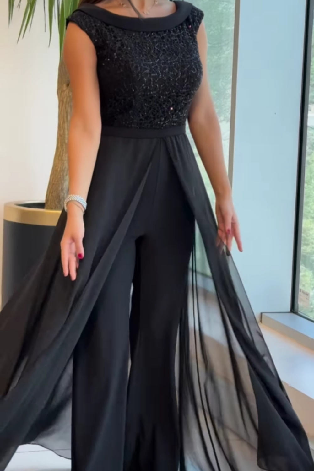 Georgina™ Jumpsuit de Gala Negro con Falda de Chifón Superpuesta