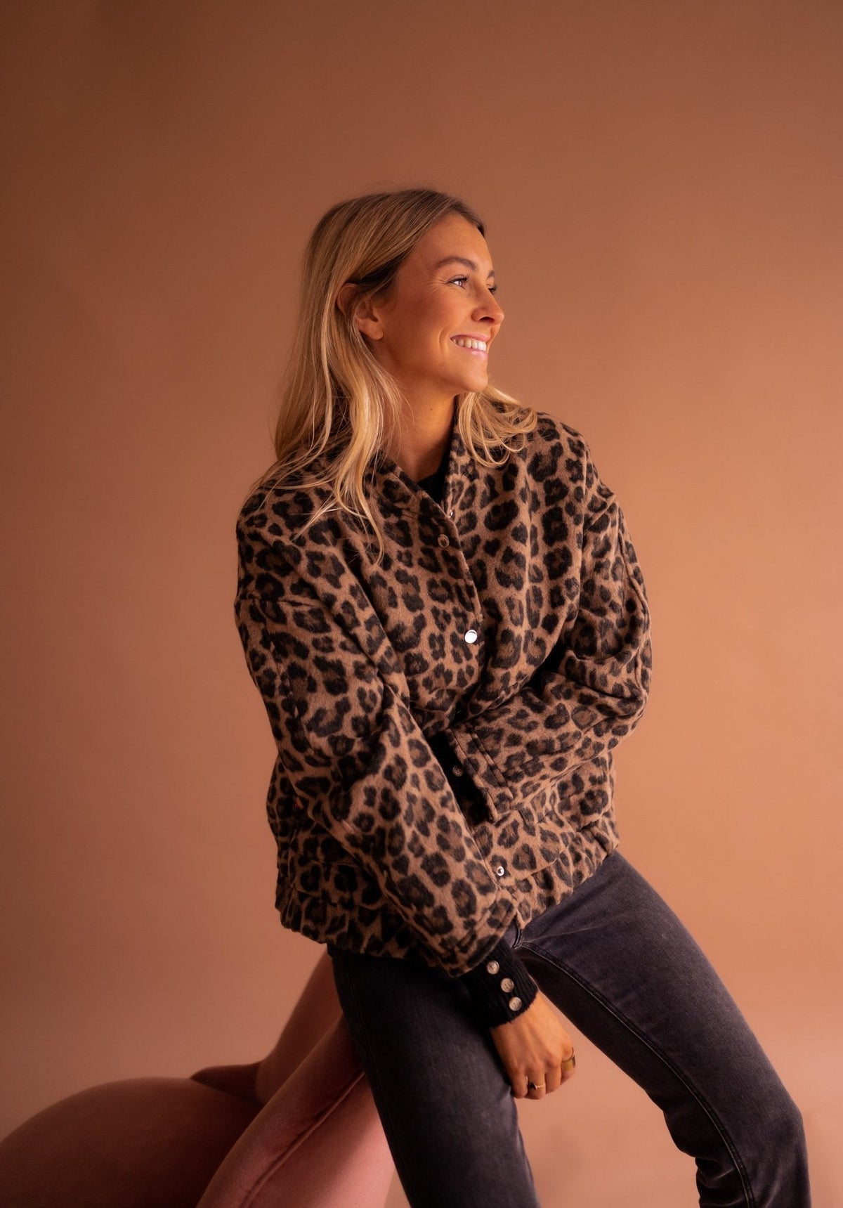 Campeche™ Chamarra Corta para Mujer con Estampado de Leopardo